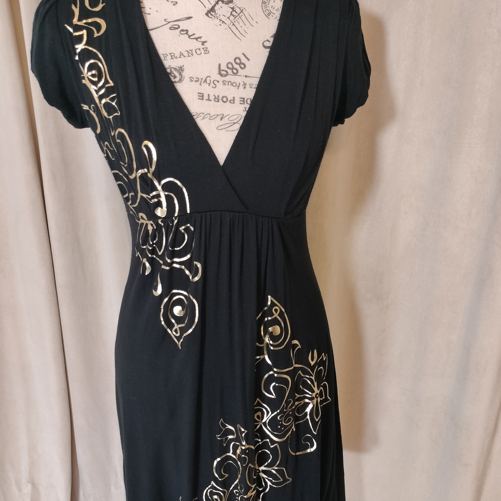 Cache Midi Surplice Neckline Dress w/Metallic Gold Floral Foil Design. Size S